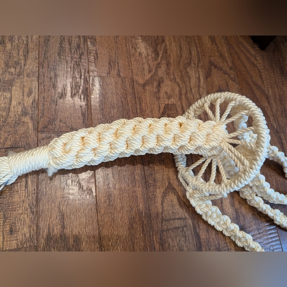 Vintage 1970's macrame plant hanger - Picture 3 of 9